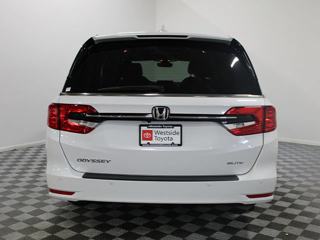 Used 2024 Honda Odyssey Elite image 5