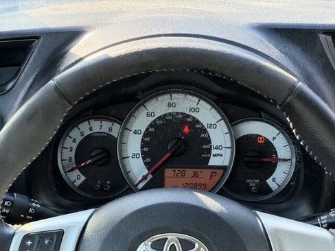 Used 2012 Toyota Yaris LE image 15