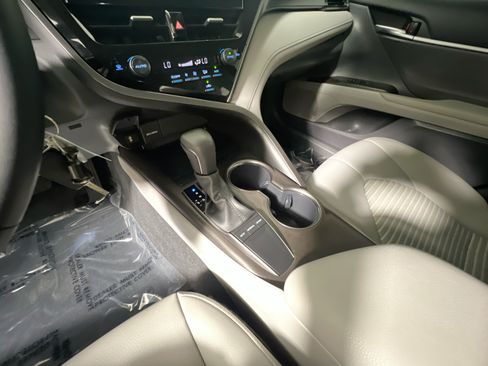 Used 2023 Toyota Camry SE FWD image 25
