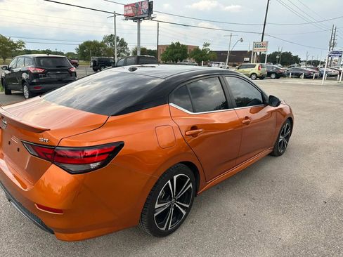 Used 2021 Nissan Sentra SR w/ SR Premium Package image 3