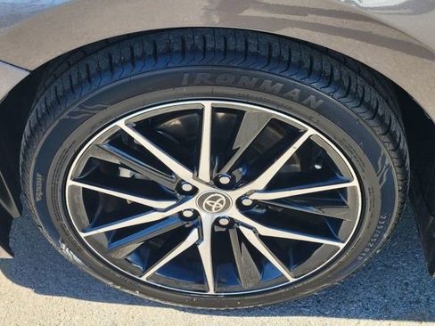 Used 2023 Toyota Camry SE image 8