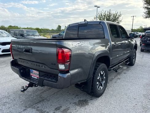 Used 2019 Toyota Tacoma TRD Off-Road AWD/4WD image 5