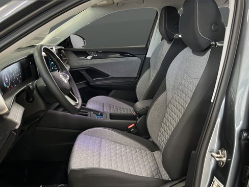 New 2026 Volkswagen Tiguan S AWD/4WD image 9