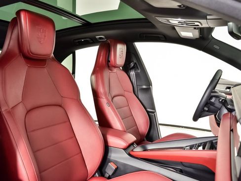 Certified 2025 Porsche Macan 4S Electric w/ Premium Package image 24