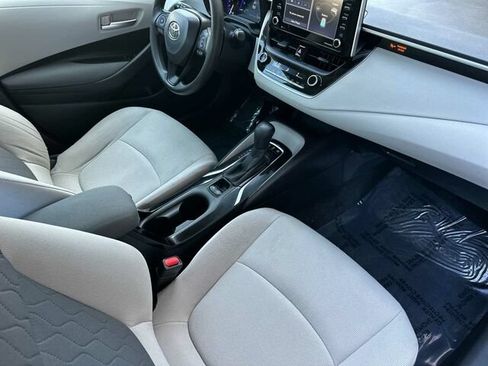 Used 2021 Toyota Corolla LE FWD image 17