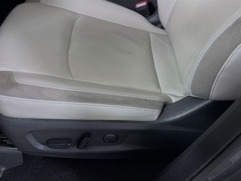 Used 2022 Nissan Pathfinder SL w/ SL Premium Package FWD image 24
