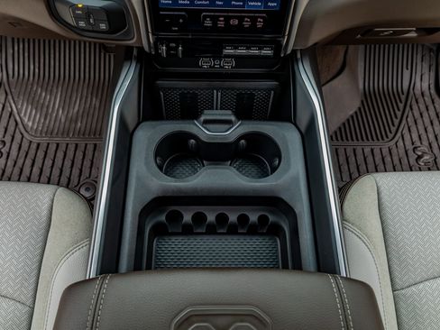 Used 2025 RAM 3500 Laramie image 29