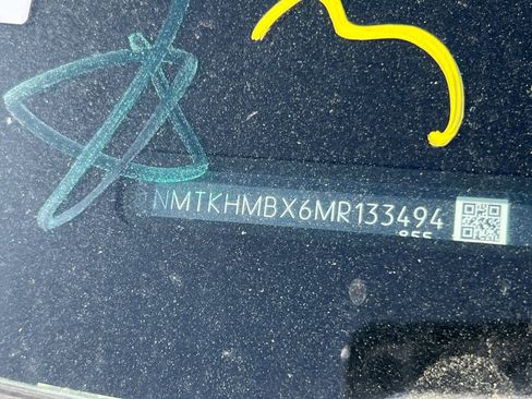 Used 2021 Toyota C-HR LE image 22