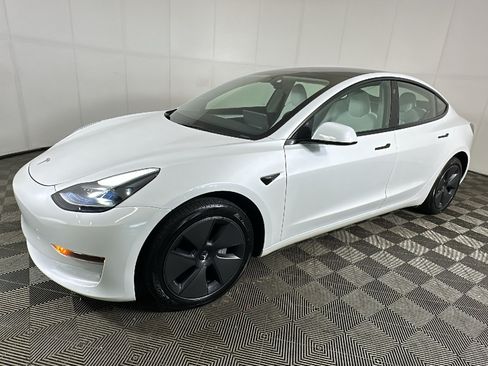 Used 2023 Tesla Model 3 Standard Range RWD image 6