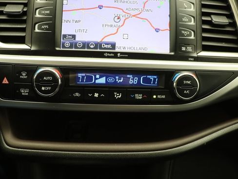 Used 2015 Toyota Highlander XLE image 24