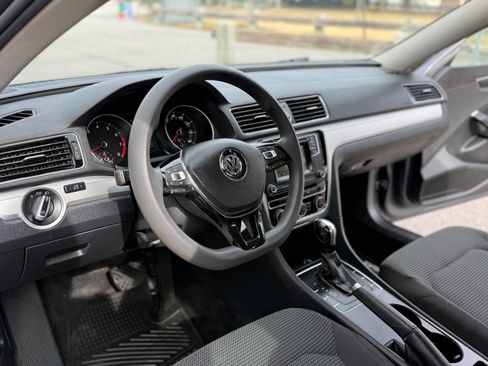 Used 2017 Volkswagen Passat 1.8T S FWD image 16