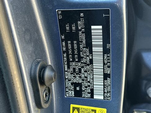 Used 2017 Toyota Highlander XLE AWD/4WD image 54