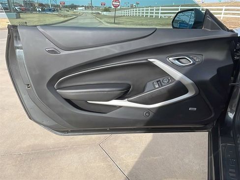 Used 2018 Chevrolet Camaro LT w/ RS Package image 13