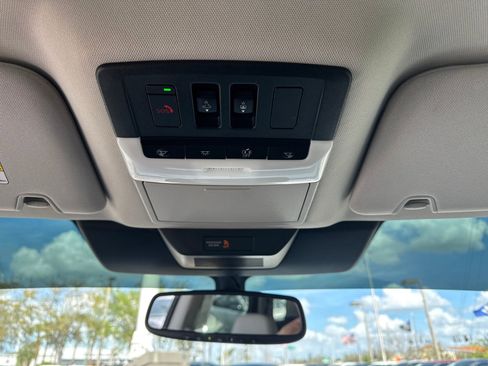 Certified 2022 Nissan Pathfinder Platinum w/ Lighting Package (N92) image 25