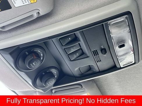 Used 2018 Toyota 4Runner TRD Off-Road AWD/4WD image 31
