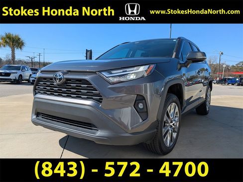 Used 2022 Toyota RAV4 XLE Premium image 8