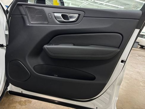 Used 2024 Volvo XC60 B5 Plus w/ Protection Package Premier AWD/4WD image 15