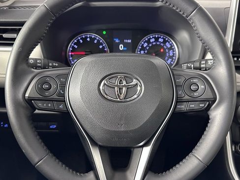 Used 2019 Toyota RAV4 XLE Premium image 18