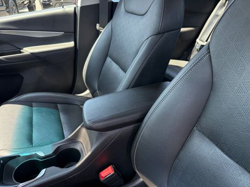 Used 2023 Chevrolet Bolt LT w/ Infotainment Package FWD image 14