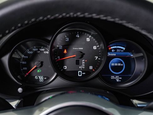 Certified 2025 Porsche 718 Cayman RWD image 21