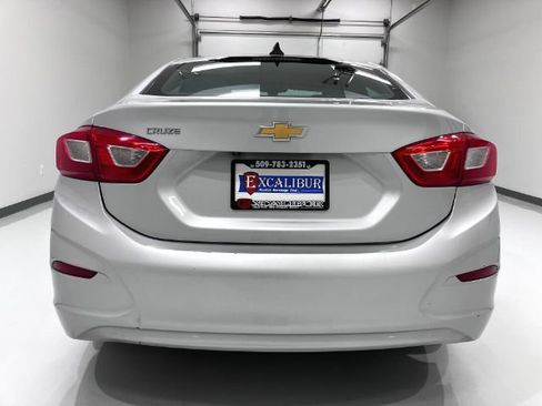 Used 2017 Chevrolet Cruze LS image 38