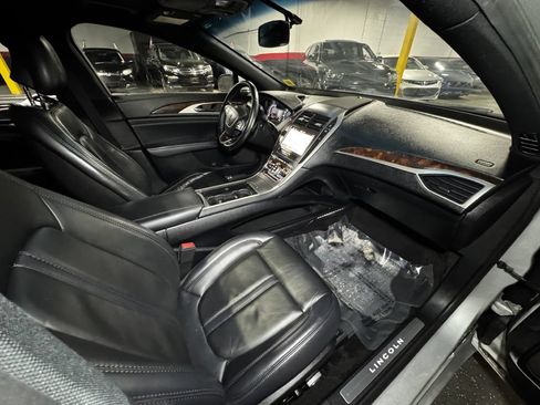 Used 2018 Lincoln MKZ Select w/ Select Plus Package AWD/4WD image 19