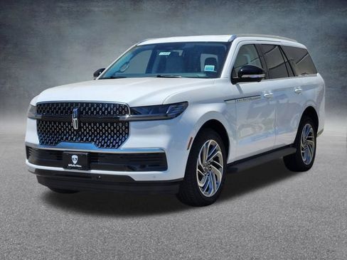 New 2026 Lincoln Navigator Premiere AWD/4WD image 3