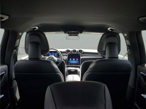 Certified 2025 Mercedes-Benz GLC 300 image 8