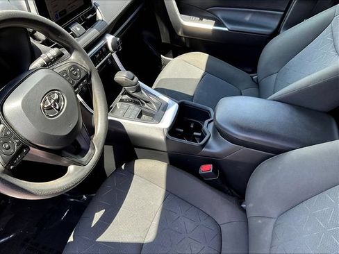 Used 2023 Toyota RAV4 XLE AWD/4WD image 18