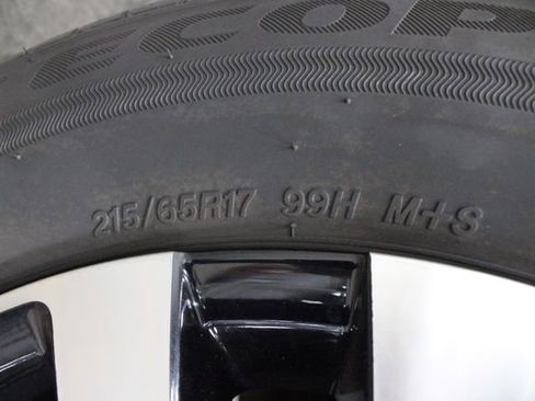 Used 2022 Volkswagen Tiguan S image 38