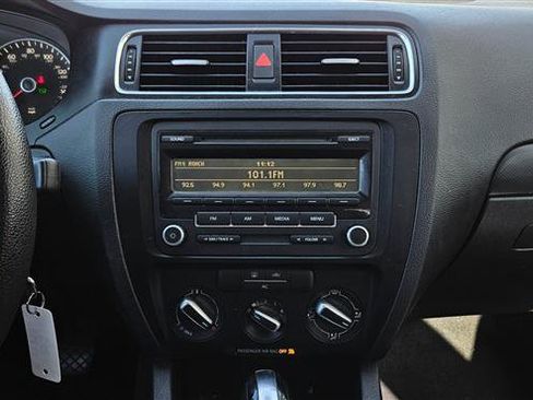 Used 2012 Volkswagen Jetta SE image 10