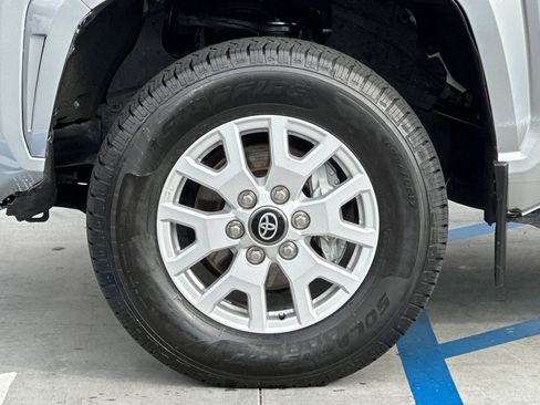 Used 2024 Toyota Tacoma SR5 AWD/4WD image 25