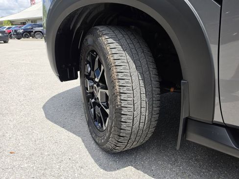 Used 2025 Nissan Armada PRO-4X w/ Pro-4X Premium Package AWD/4WD image 39