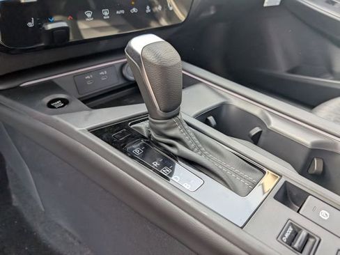 New 2026 Nissan Sentra SV w/ SV Convenience Package FWD image 23