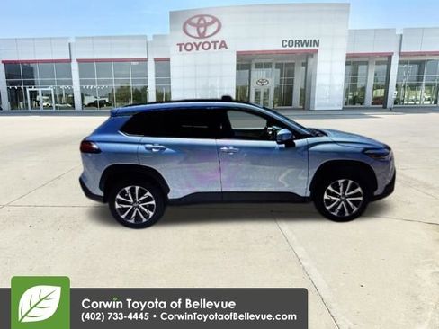 Used 2023 Toyota Corolla Cross XLE w/ Convenience Package AWD/4WD image 8