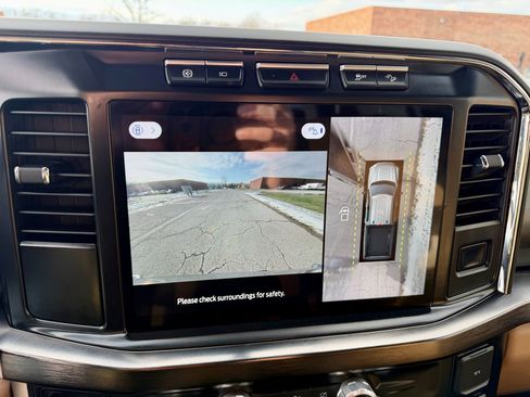 Used 2024 Ford F250 Lariat w/ Chrome Package image 30