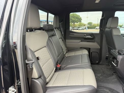 Certified 2026 Chevrolet Silverado 1500 ZR2 AWD/4WD image 35