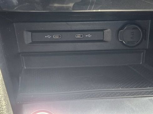 Certified 2023 Volkswagen Tiguan SE FWD image 22