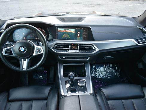 Used 2019 BMW X5 xDrive50i w/ Parking Assistance Package image 11