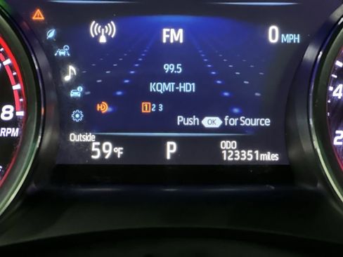 Used 2020 Toyota Camry XSE FWD image 18