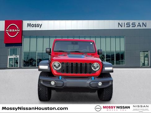 Used 2024 Jeep Wrangler Unlimited Rubicon 4xe image 4