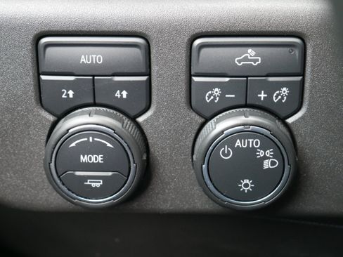 Certified 2023 Chevrolet Silverado 1500 LT AWD/4WD image 28