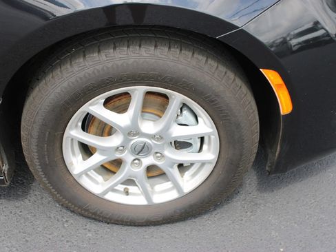 Used 2022 Chrysler Voyager LX FWD image 29