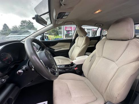 Used 2017 Subaru Impreza 2.0i Premium image 9