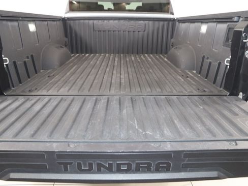 Used 2025 Toyota Tundra Limited AWD/4WD image 45