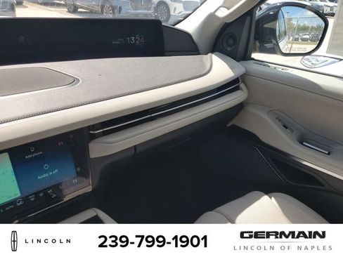 New 2025 Lincoln Navigator L Reserve image 33