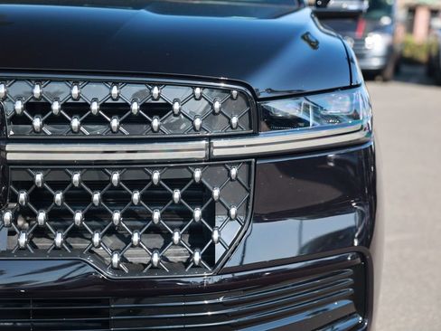 Used 2025 Lincoln Navigator Black Label AWD/4WD image 5