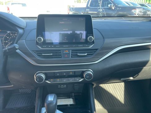 Used 2023 Nissan Altima 2.5 SV image 18