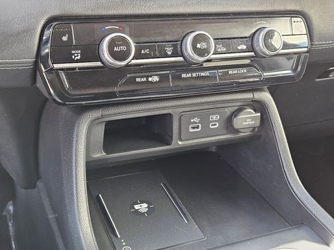 Certified 2025 Honda Pilot EX-L image 26