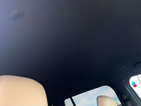 Used 2023 Jeep Grand Cherokee Limited image 17